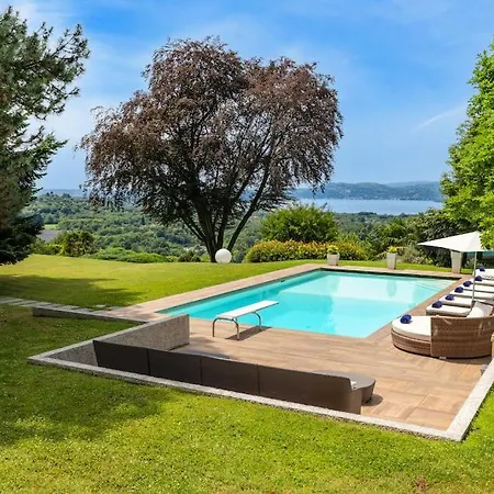 Italian Lakes With Heated Pool Villa