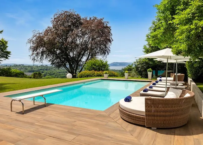 Italian Lakes With Heated Pool