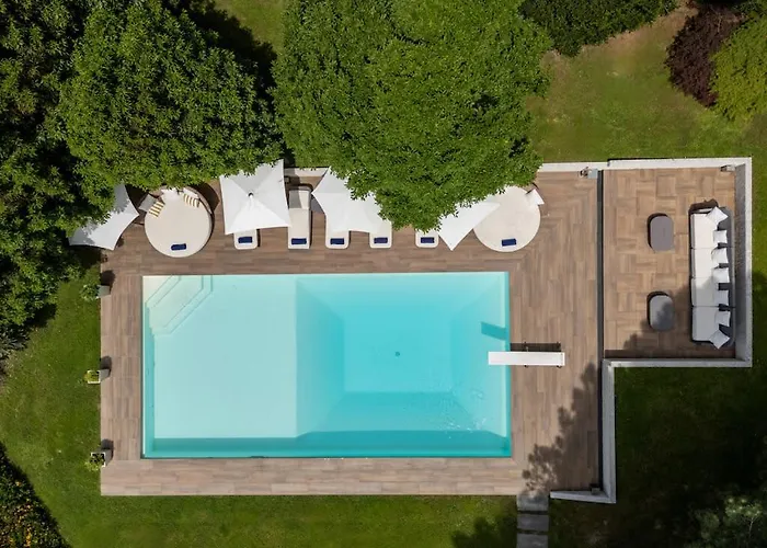 Italian Lakes With Heated Pool Вилла